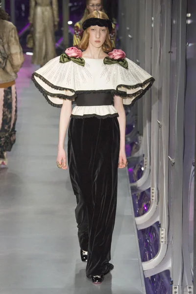 Look 57